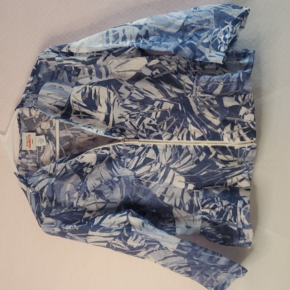 Women 3/4 length sleeve light jacket